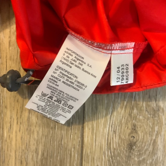 Salomon Red Windbreaker with Gray Details. Size XL - Picture 7 of 7